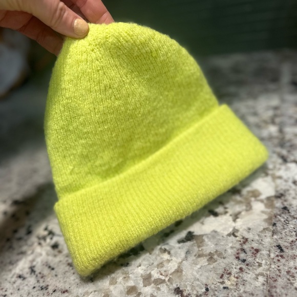 Girls neon yellow art class winter beanie OSFM - Picture 1 of 5